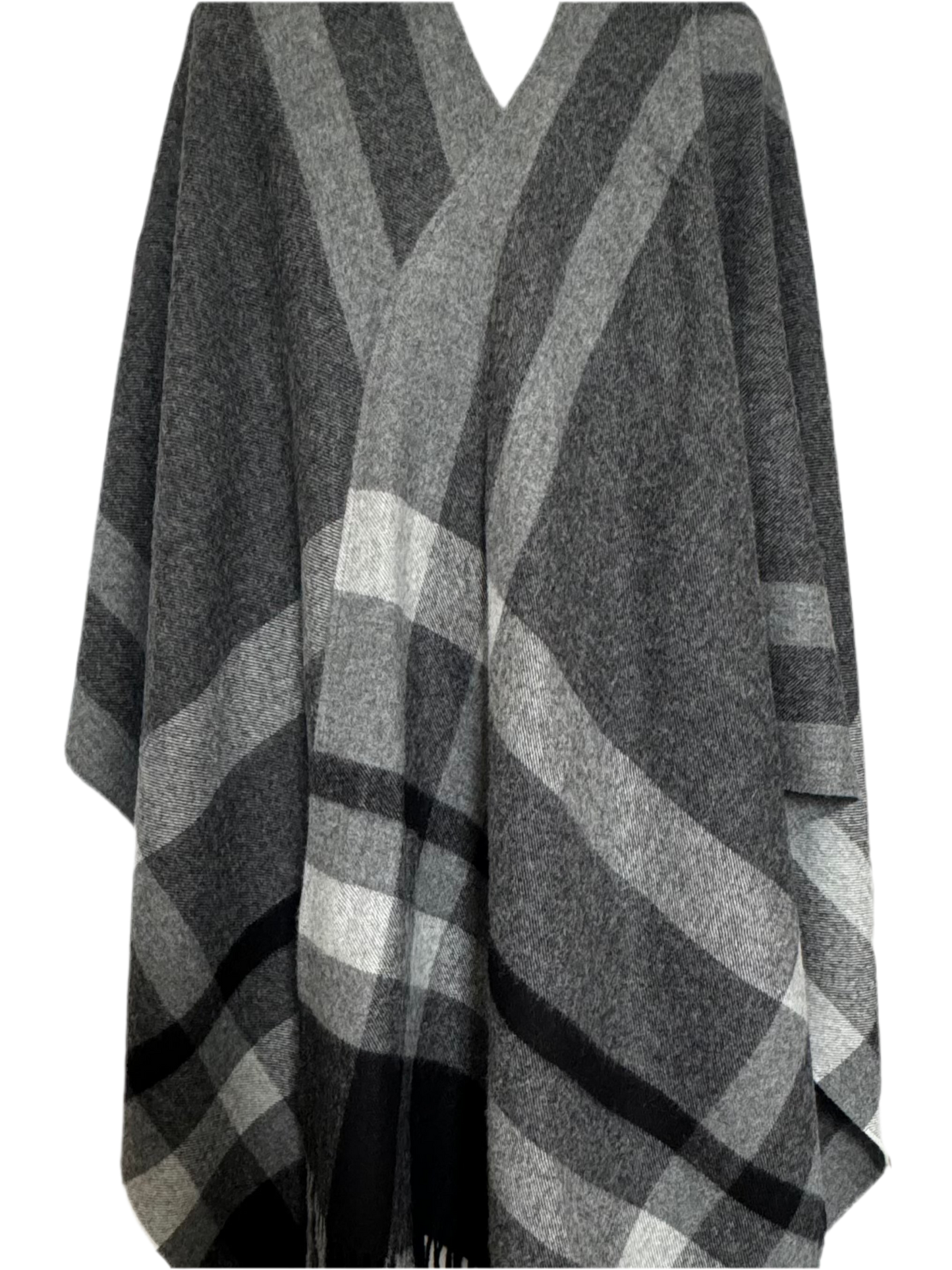 cape 100% alpaga tissée à carreaux gris et charcoal sur fond noir