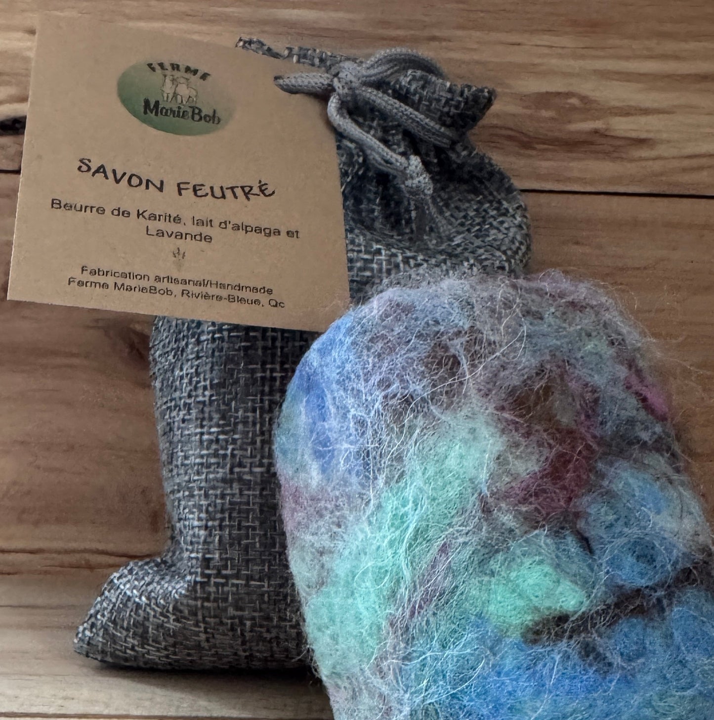 Savon artisanal feutré, au lait d’alpaga – Exfoliant doux & fait main au Québec - Ferme MarieBob
